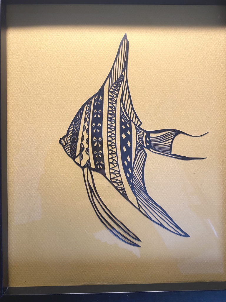 《水紋の天使》— エンゼルフィッシュ細密切り絵（再販あり)