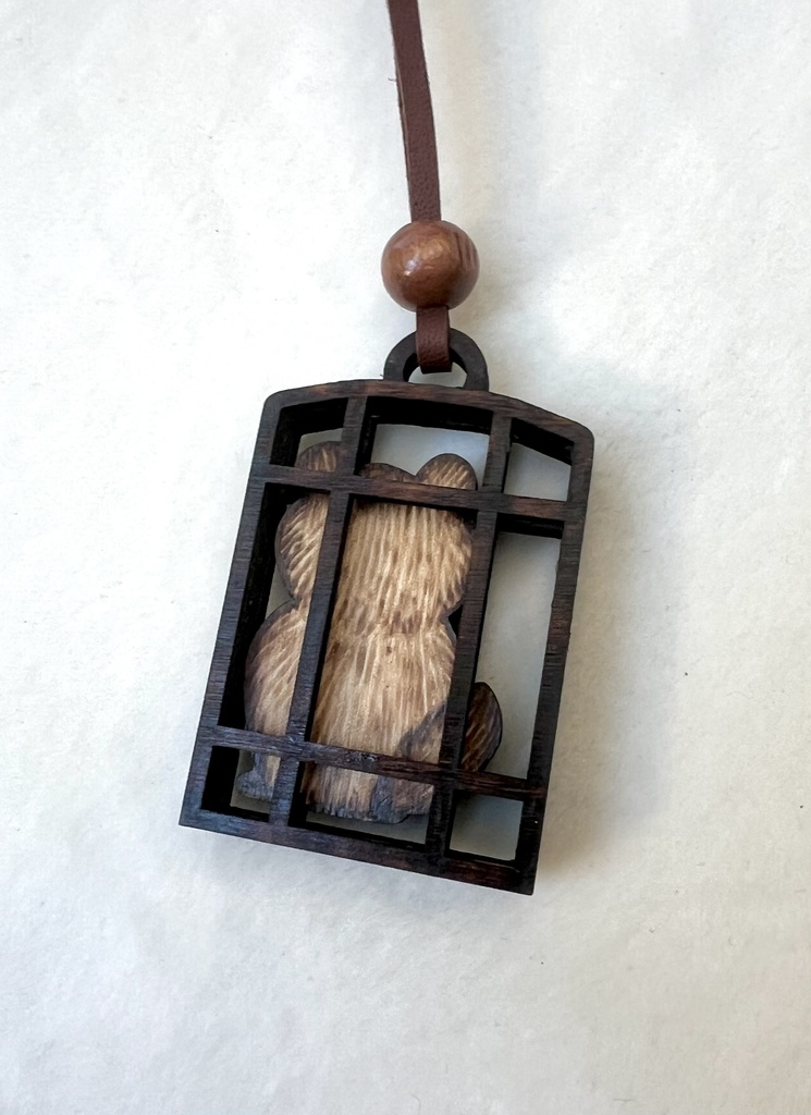 タヌキはもうおしまいですペンダント