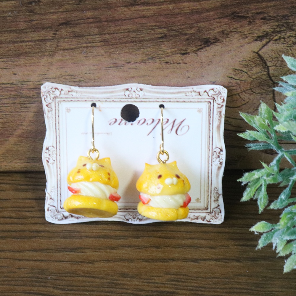 猫のシュークリームピアス(イヤリングに変更可)
