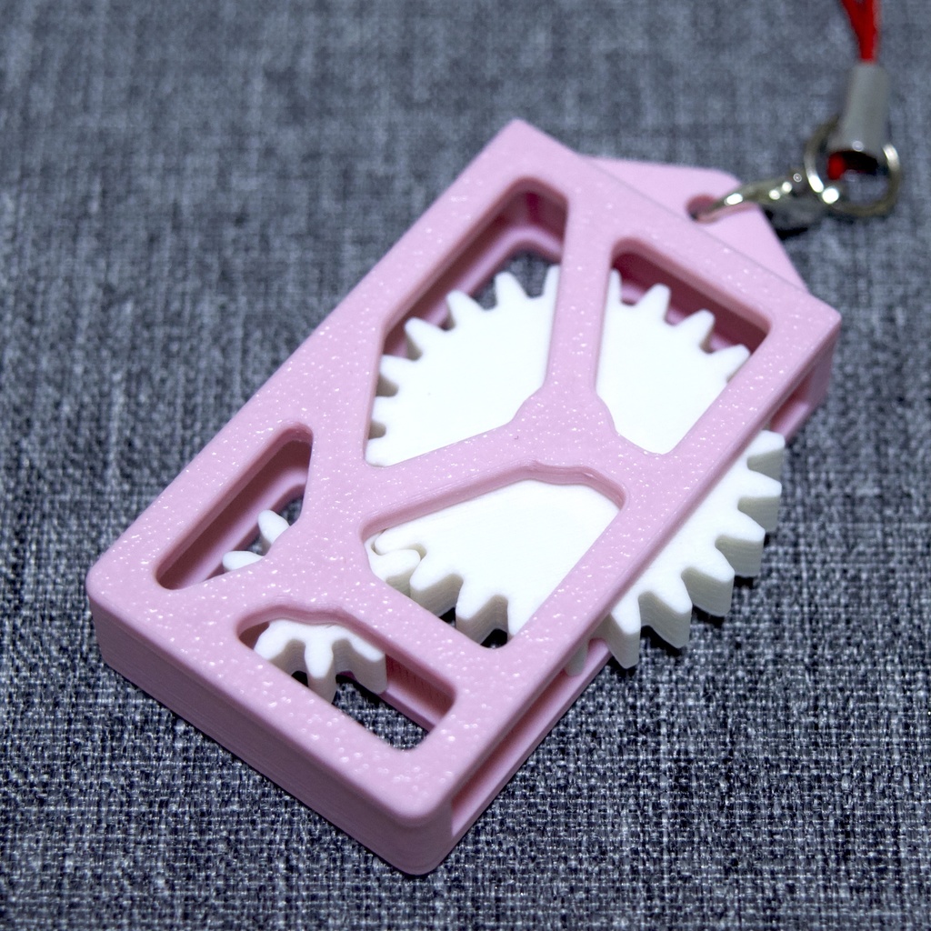 歯車が回る!理系もハマるメカストラップ_平歯車減速機【ピンク】│触って楽しい3Dプリント雑貨