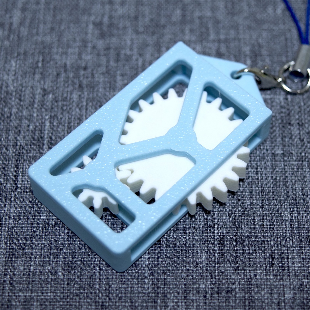 歯車が回る!理系もハマるメカストラップ_平歯車減速機【水色】│触って楽しい3Dプリント雑貨