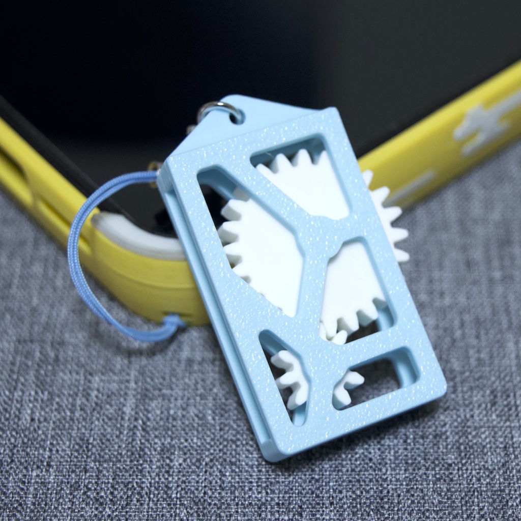 歯車が回る!理系もハマるメカストラップ_平歯車減速機【水色】│触って楽しい3Dプリント雑貨