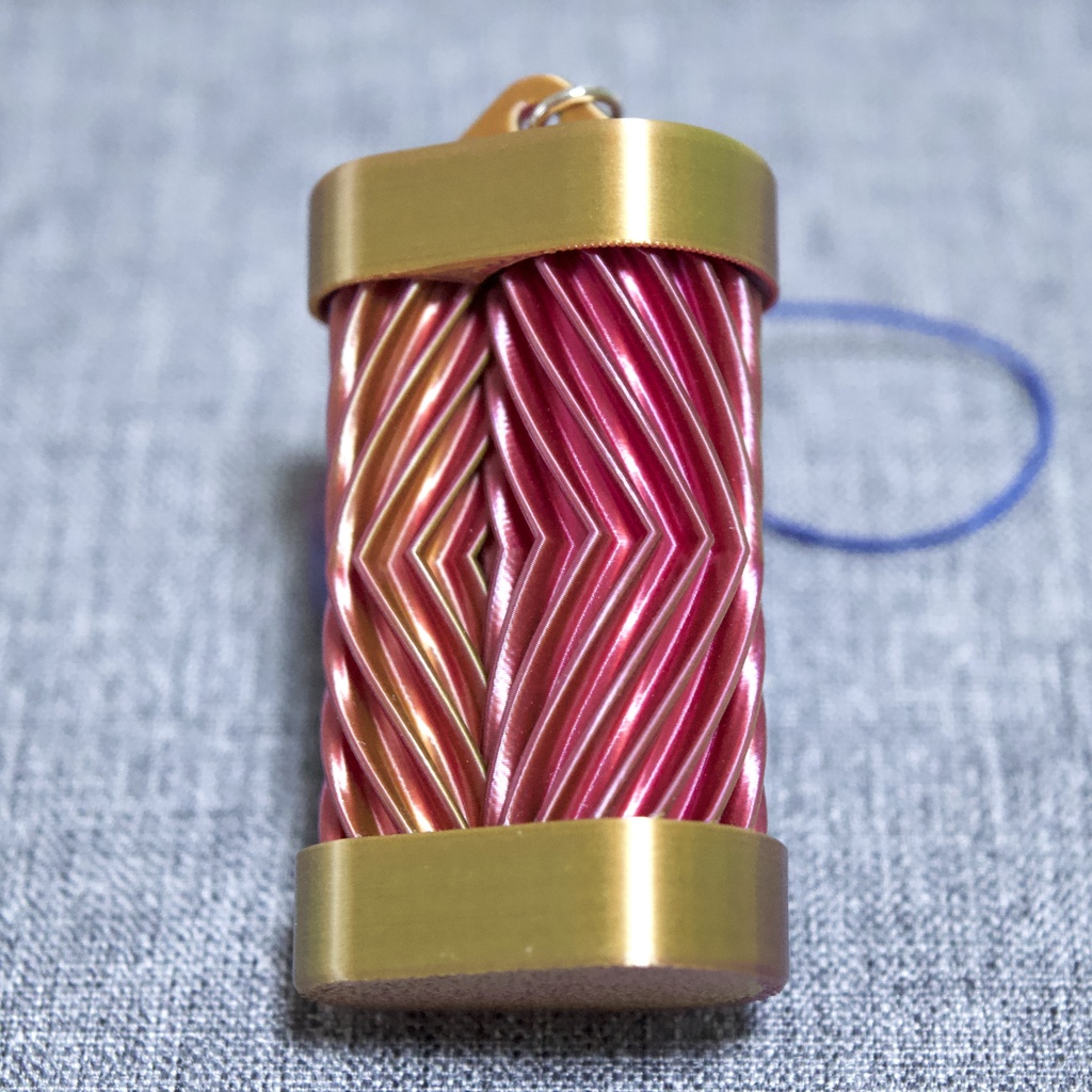 はすば歯車なストラップ_グリーン・マゼンダ