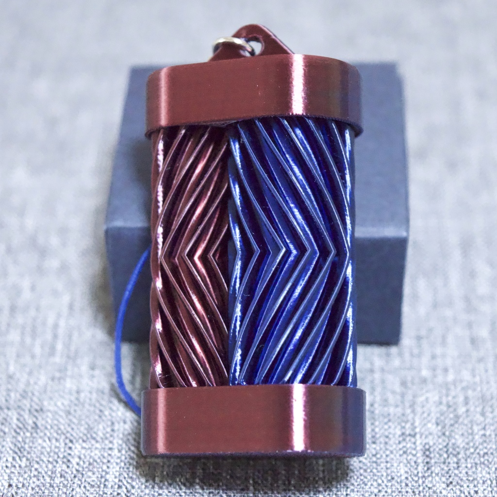 はすば歯車なストラップ_ブルー・レッド