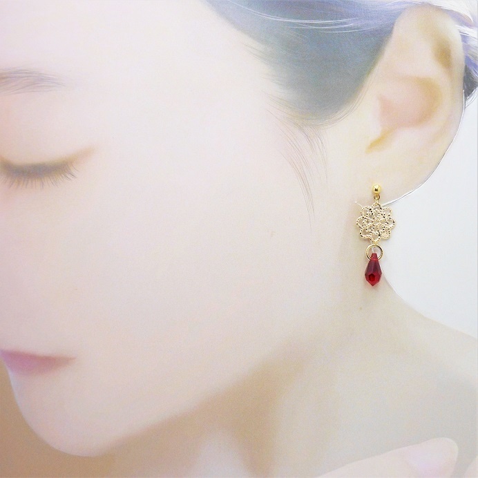 彼岸花 赤 アシンメトリー ピアス 和 装咲工房 Booth