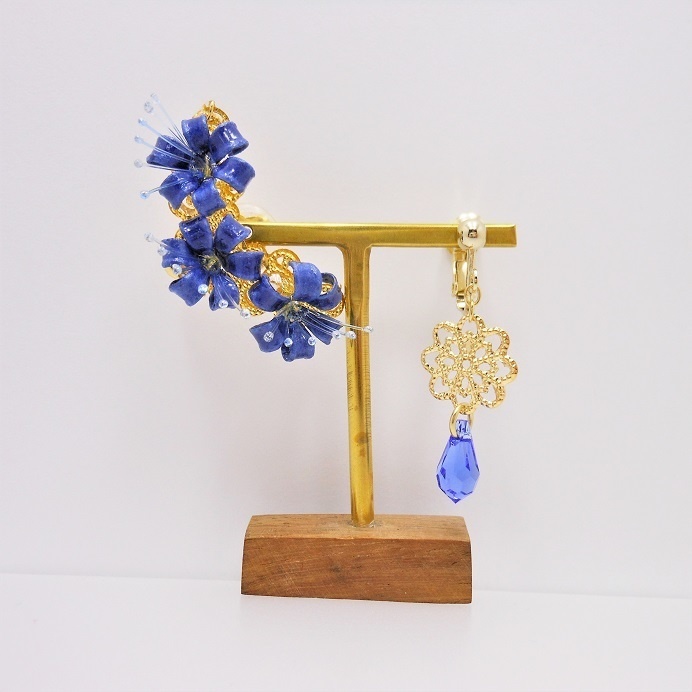 彼岸花 ＊ 青 ＊アシンメトリー イヤリング 【 和 】