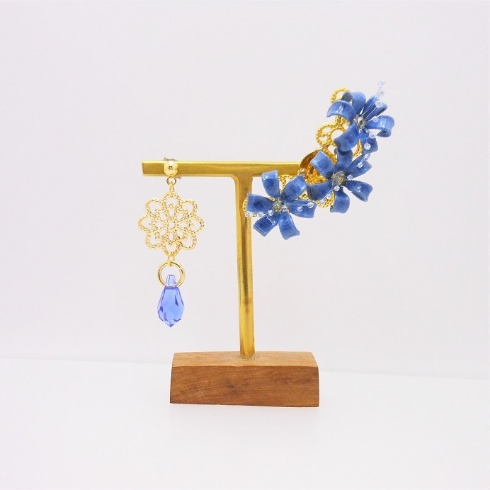 彼岸花 ＊ 青 ＊アシンメトリー ピアス 【 和 】