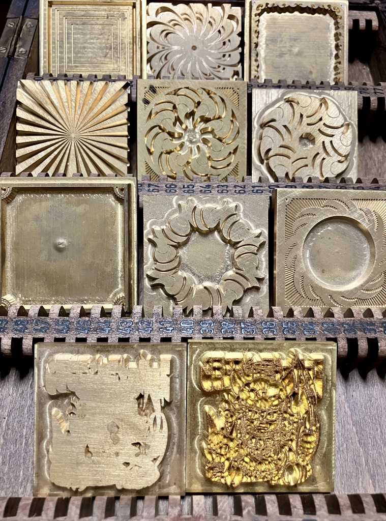 背景素材箔押し御シールサンプルセット〈金型箔押し/ランダム12面〉