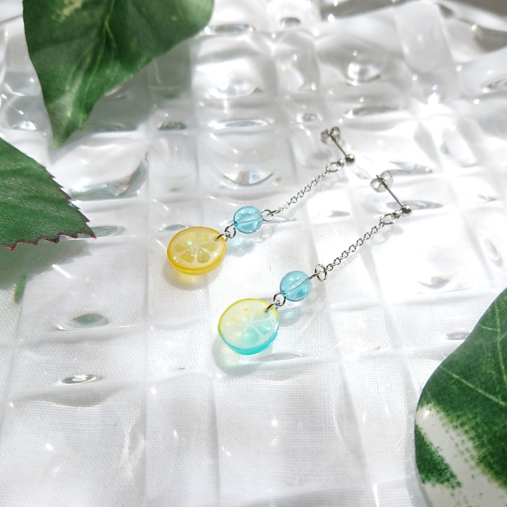 【黄黒】バイカラーミニレモンピアス/イヤリング　黄黒カラー
