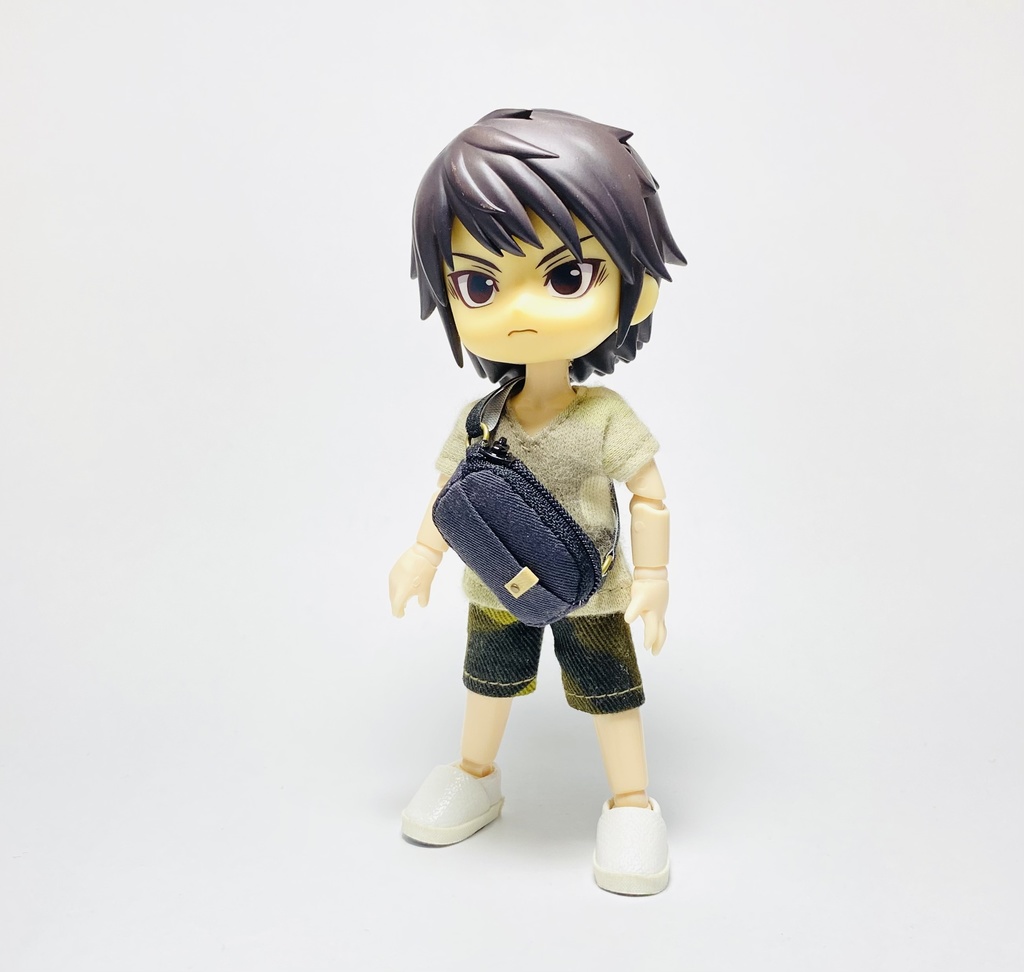 オビツ11 スクエアボディバッグ　タググレー