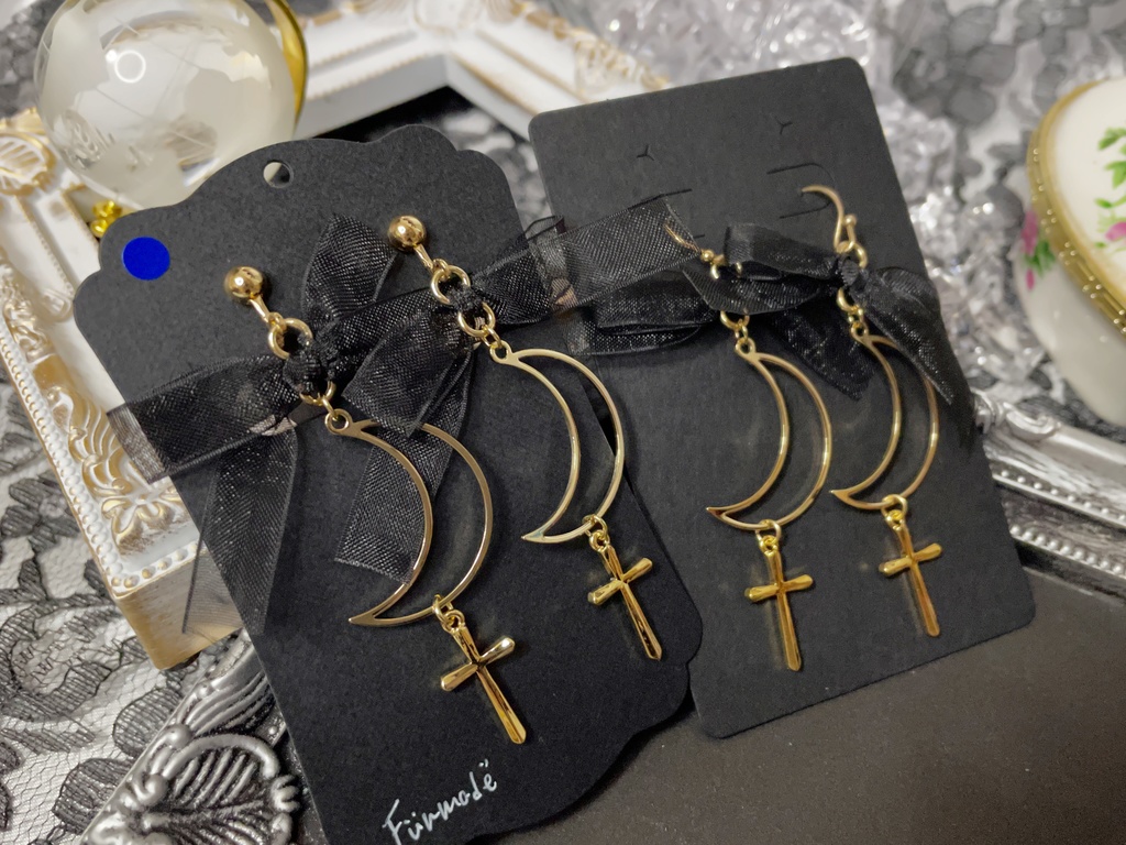 漆黒を謳うシンガーの耳飾り