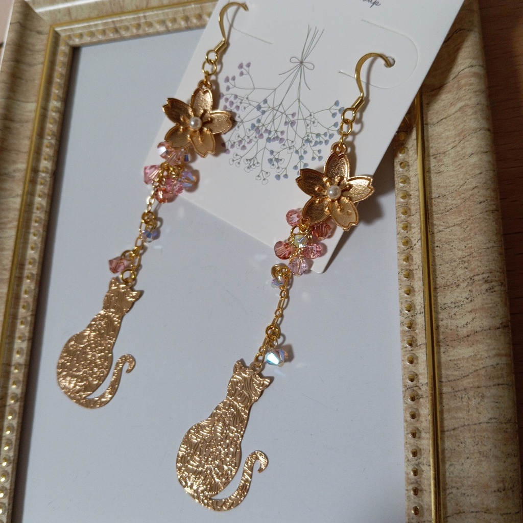 桜 猫 ハンドメイドピアス スワロフスキー ピンク ゴールドカラー