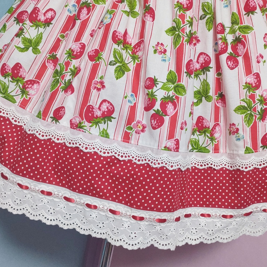 いちご✖️ドット柄スカート