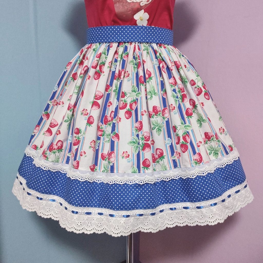 いちご✖️ドット柄スカート
