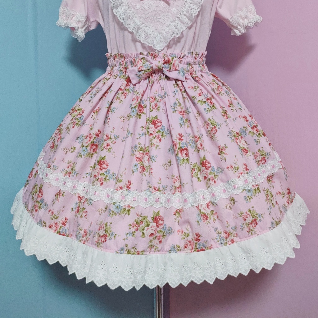 ピンクの薔薇柄綿レーススカート