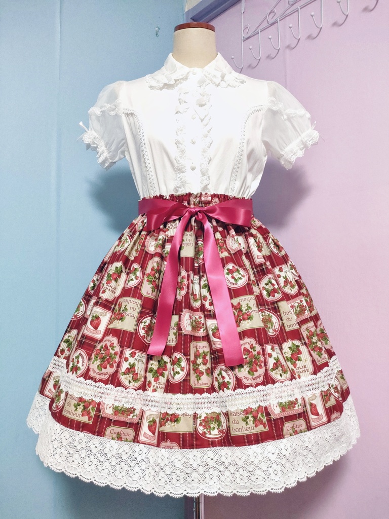 いちごタータンチェックスカート