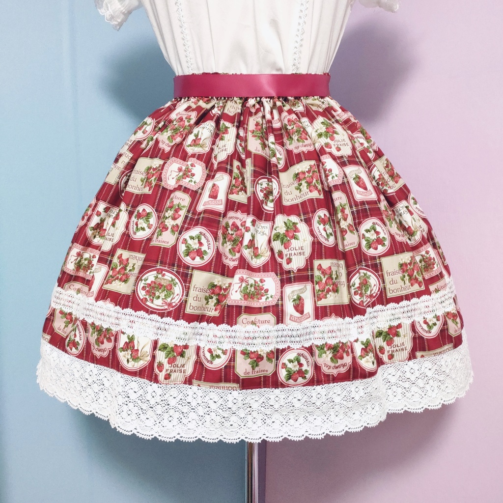 いちごタータンチェックスカート