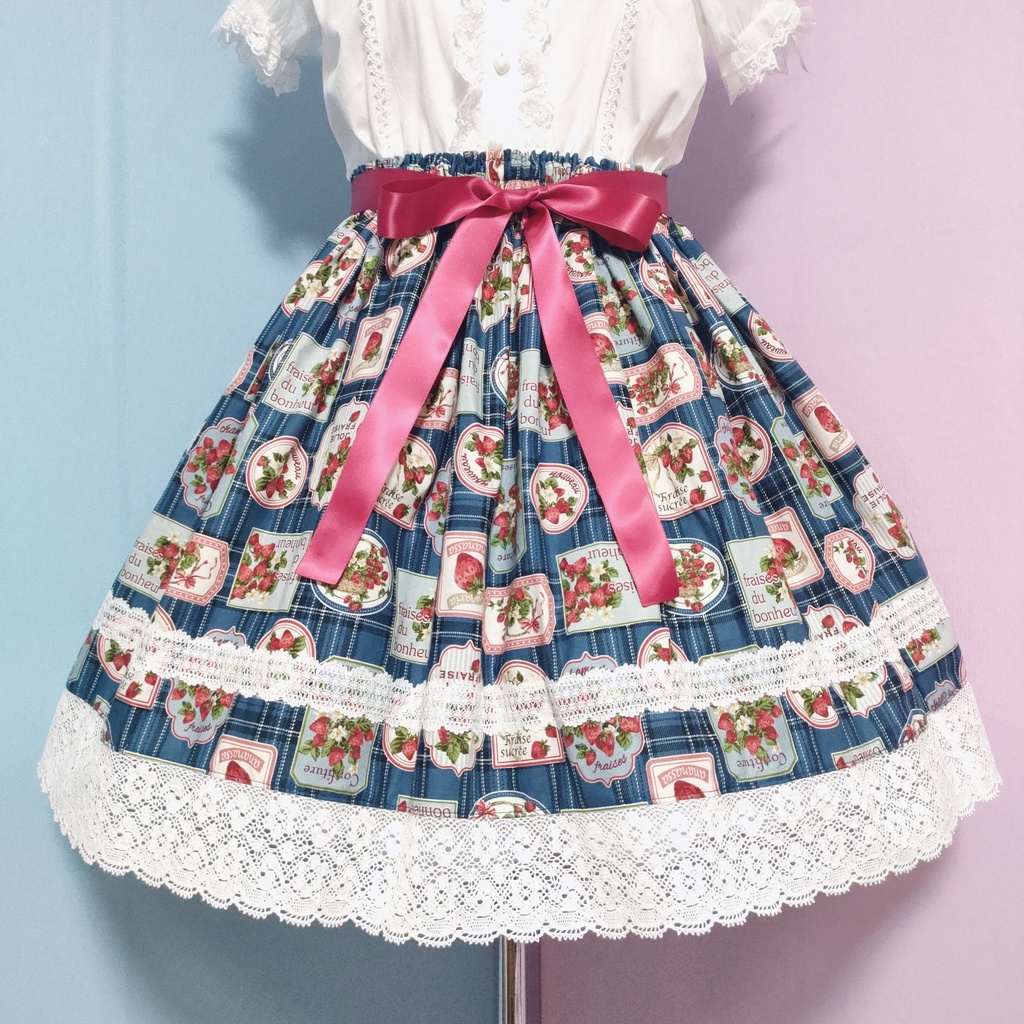 いちごタータンチェックスカート