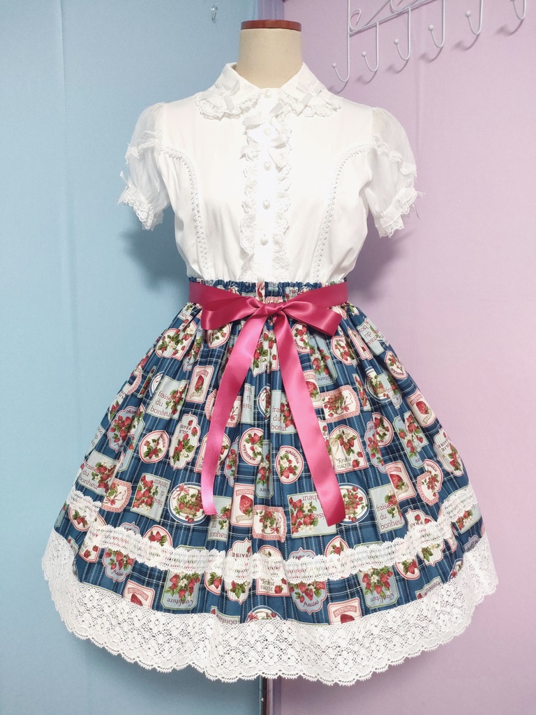 いちごタータンチェックスカート