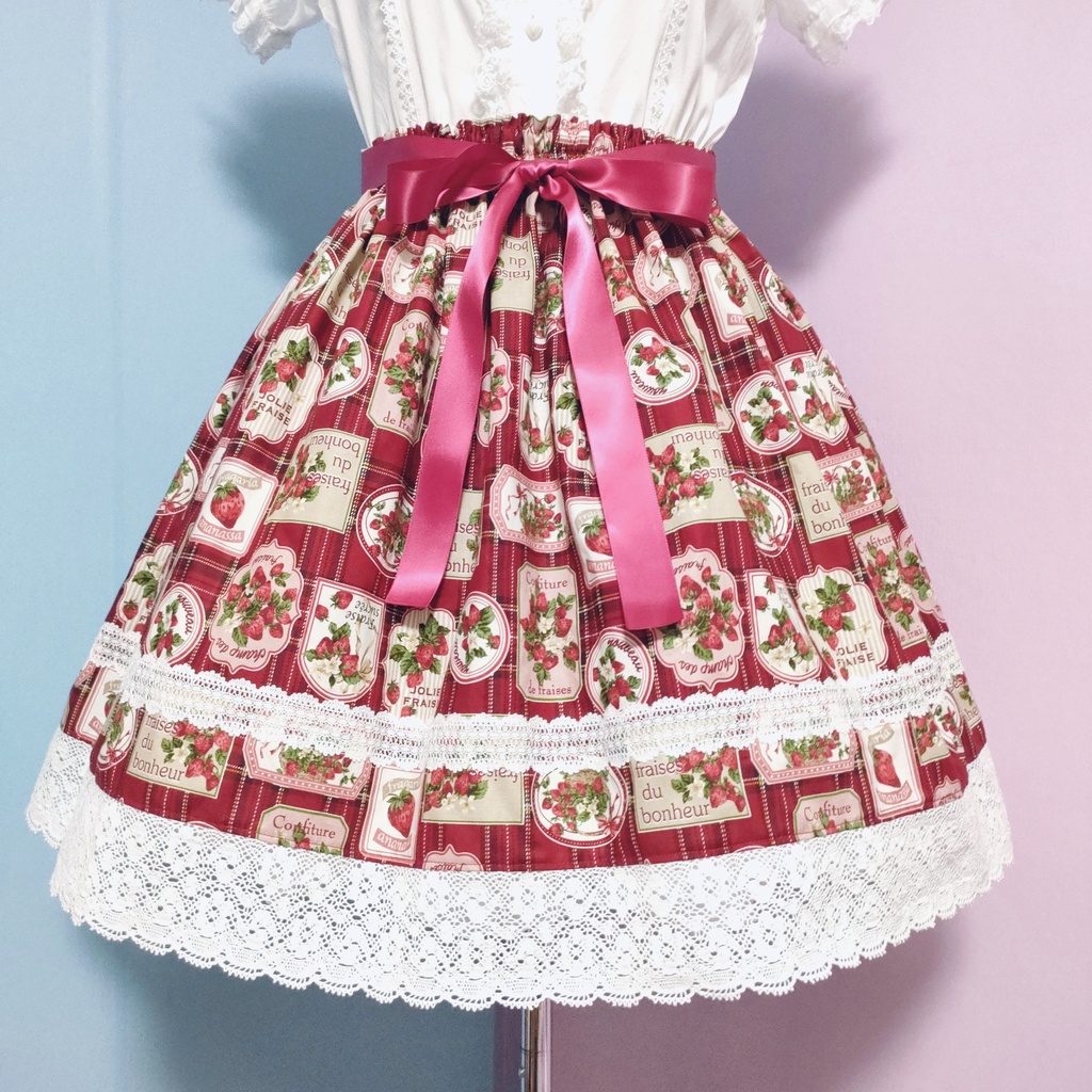 いちごタータンチェックスカート