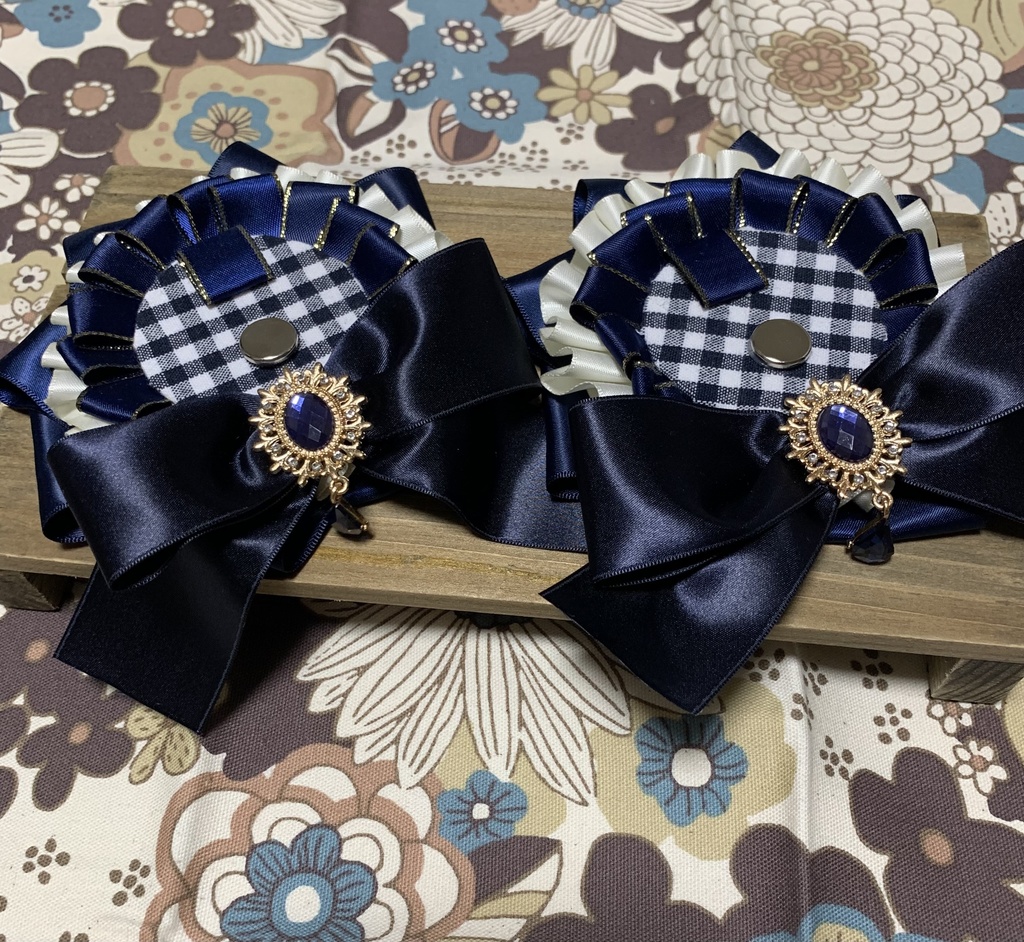 ロゼット ネイビー×白(缶バッチサイズ：56mm)