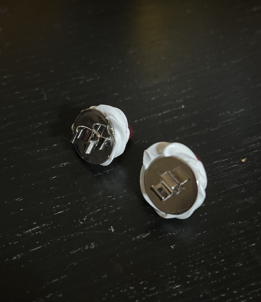 髪の毛にクリーム付いてるよ…?🧁