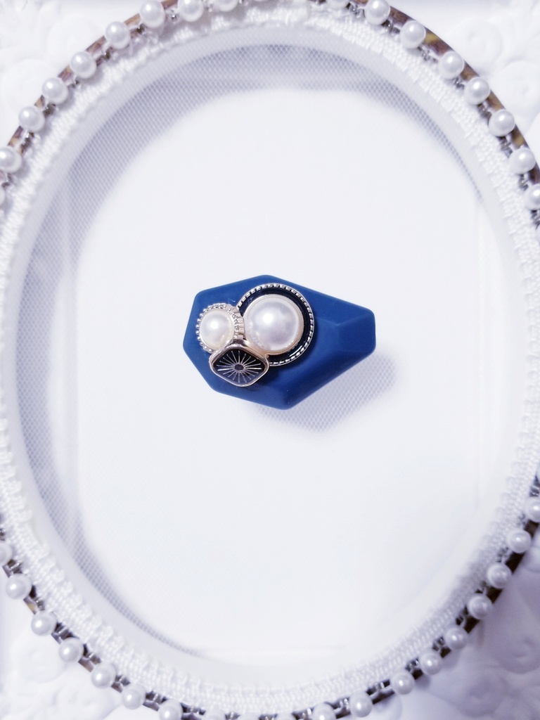 アクリルストーンのレトロ帯留め