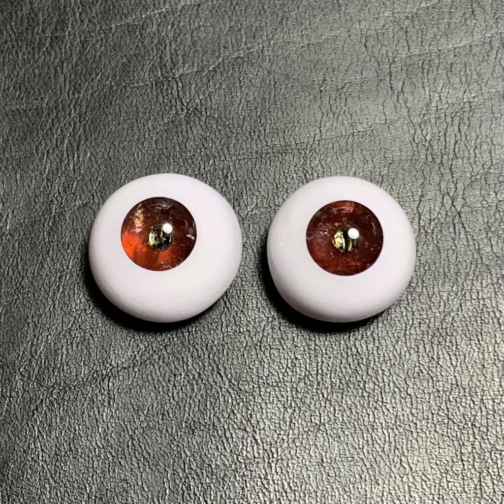 鉱物アイ【ガーネット】16/8mm黒雲母瞳孔