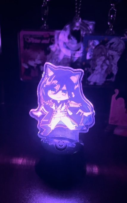 【　猫耳ヴィクトルLEDアクスタ　】