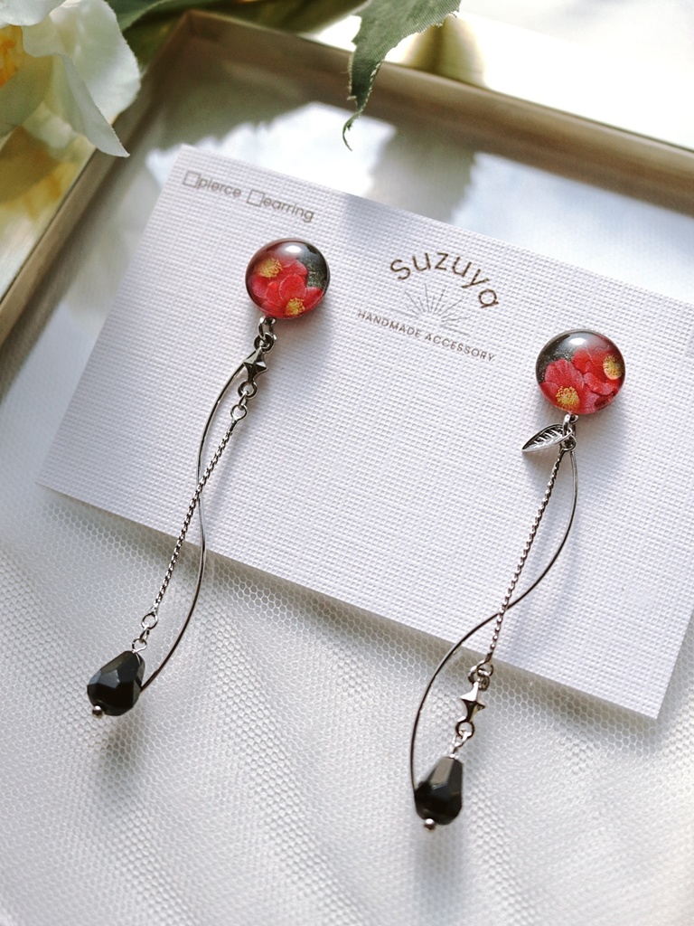 寒椿ピアス/イヤリング