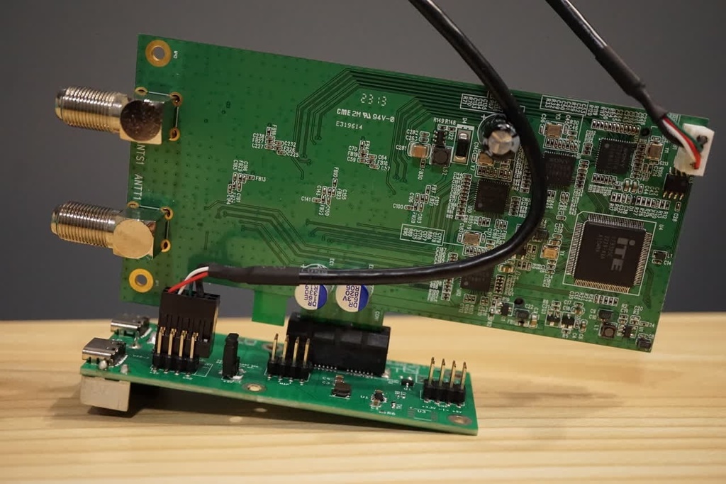 PLEX社製チューナ外付けキット TH-PXMLTxPSU