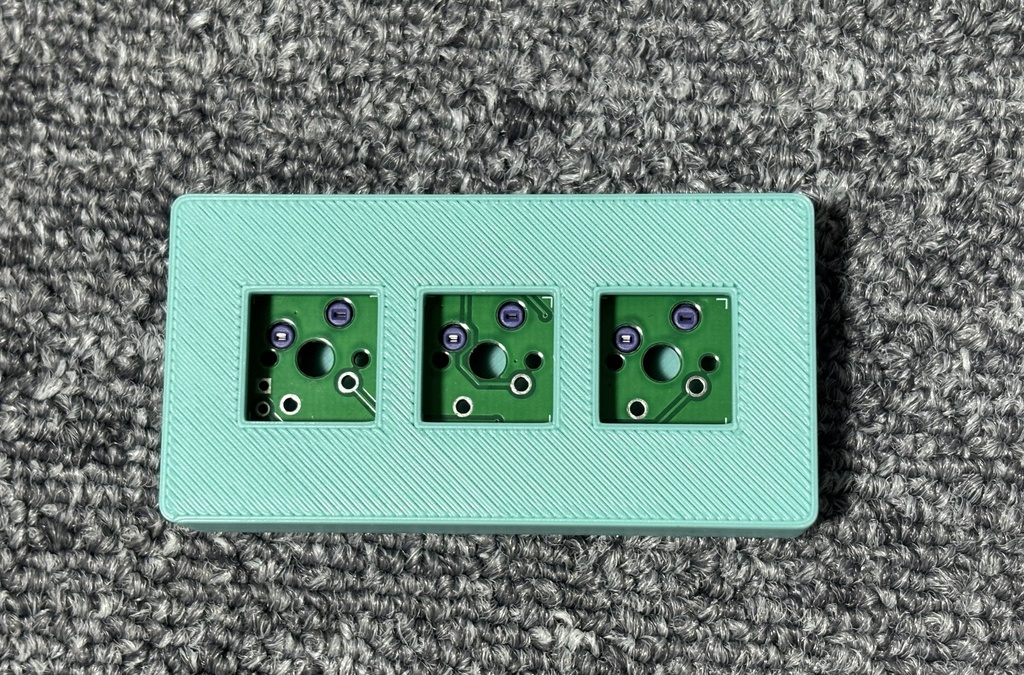 3キー自作キーボードキット TW3mini APM32F103テストキーボード