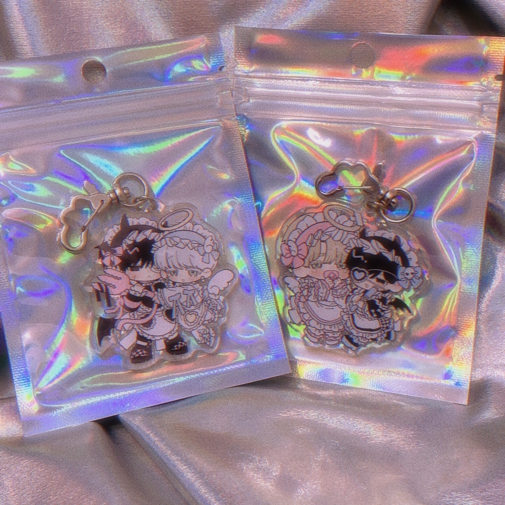 てんしとあくまホロフレーク入りアクキー