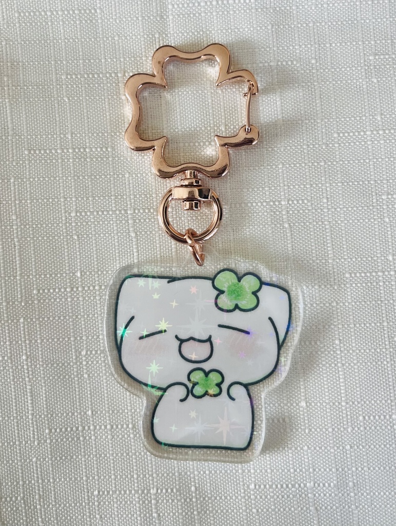 アクリルキーホルダー『さとにゃんと四つ葉』