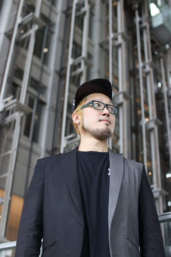 HOLLY 「D.I.M.E.N.S.I.O.N.」