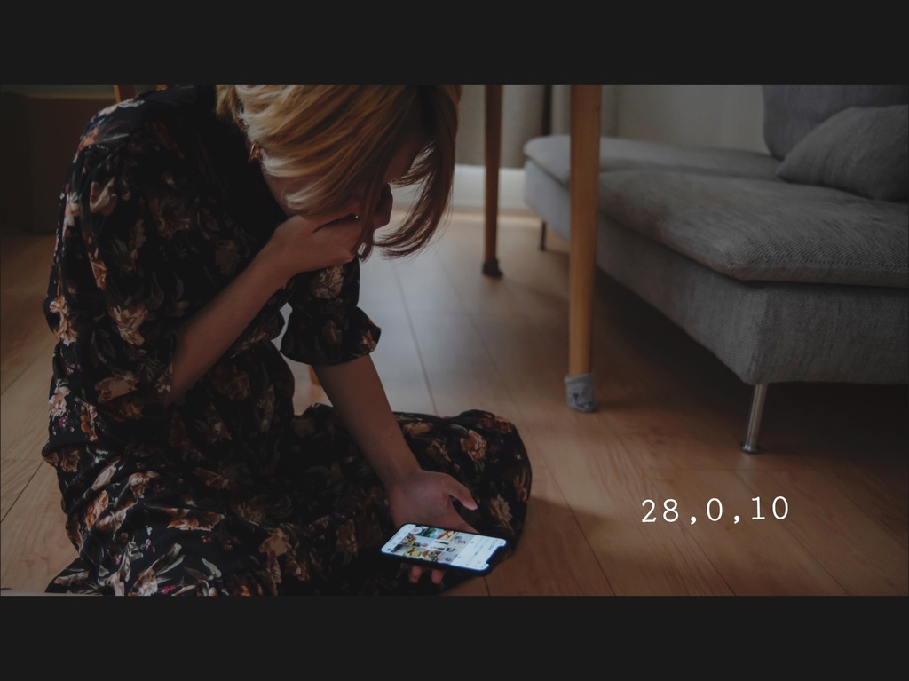 まこひな創作写真集「28,0,10 "deep magenta"」