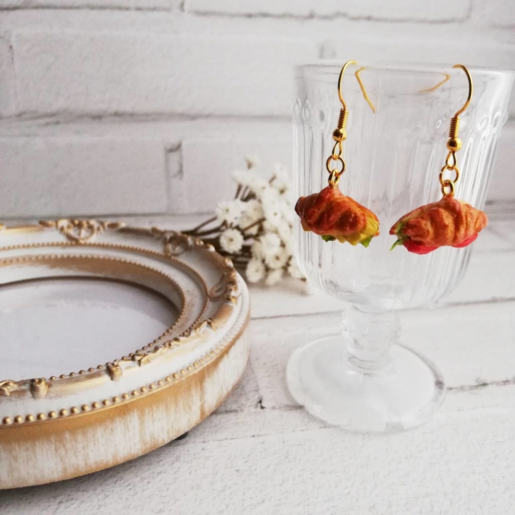 選べる金具 ピアス/イヤリング ミニチュアフード クロワッサンサンド パン