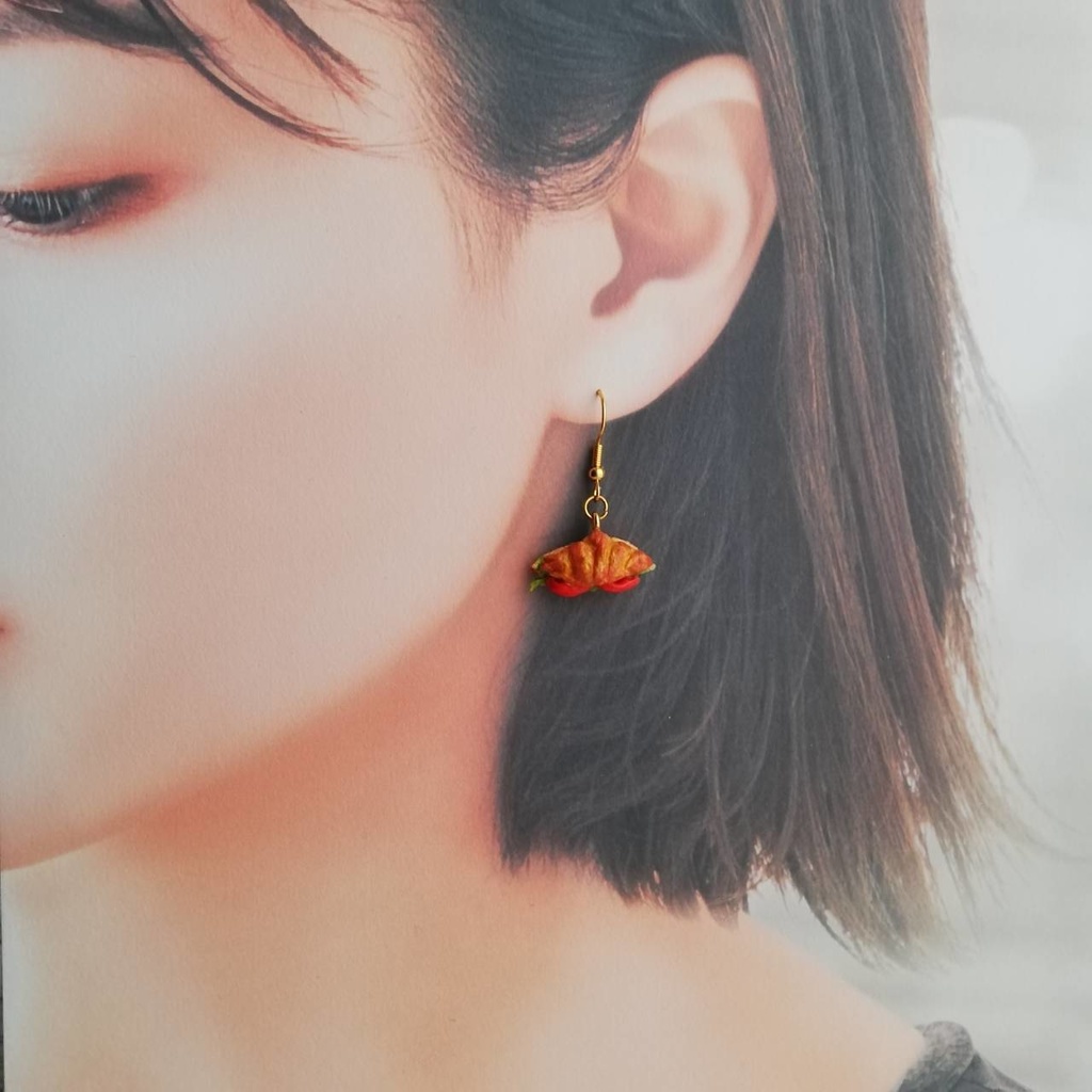 選べる金具 ピアス/イヤリング ミニチュアフード クロワッサンサンド パン