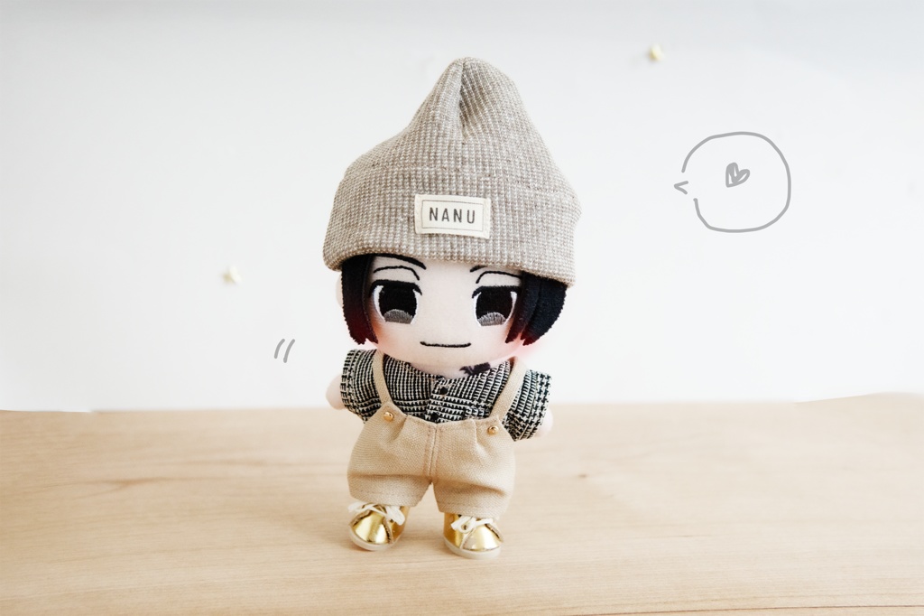 ベージュのリネンサロペット