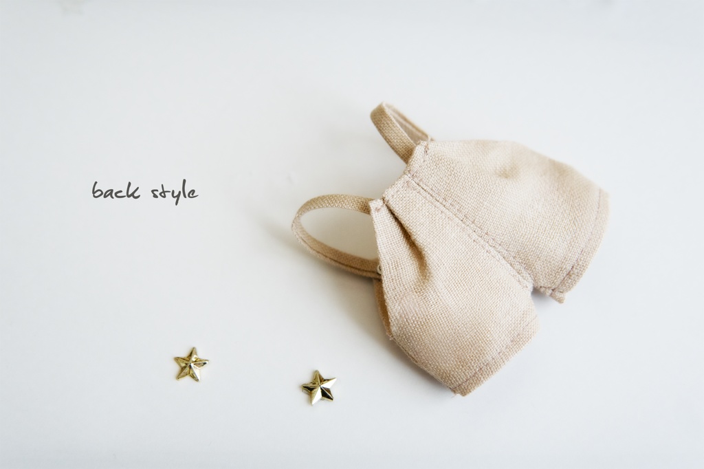 ベージュのリネンサロペット