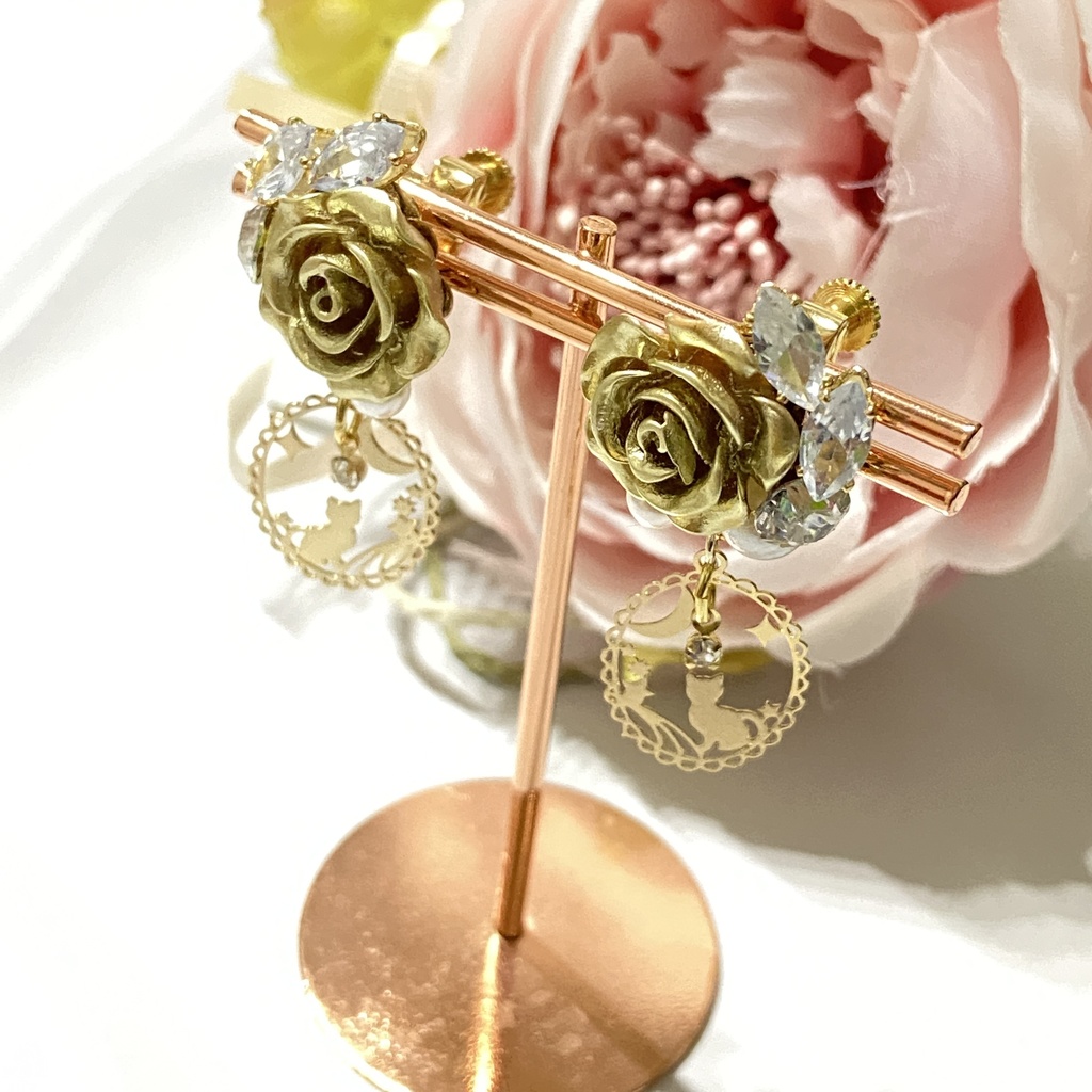 ホワイトトリュフイメージイヤリング