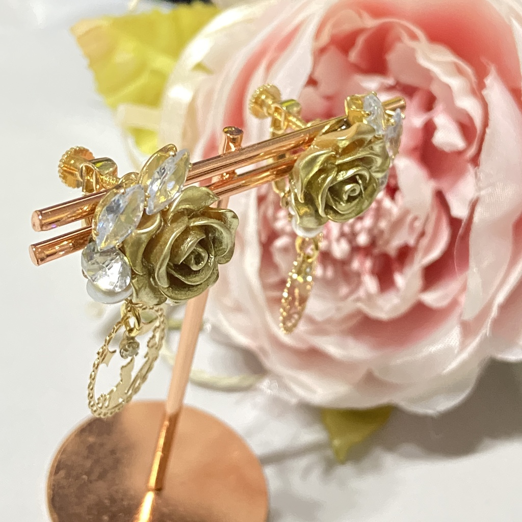 ホワイトトリュフイメージイヤリング