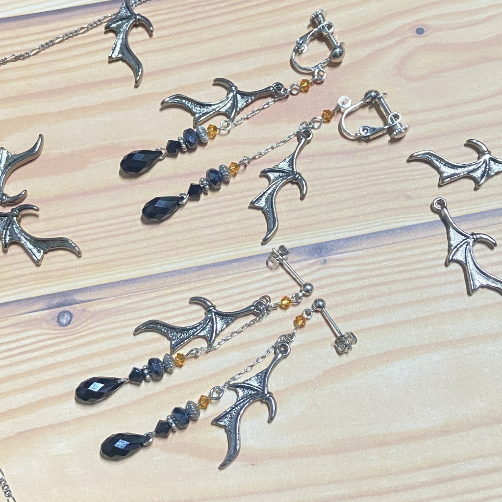 カリヤイメージイヤリング、ピアス