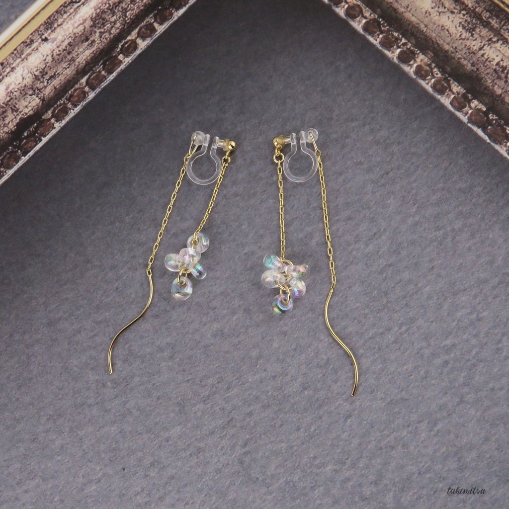 小さな氷粒のアメリカンピアス風イヤリング