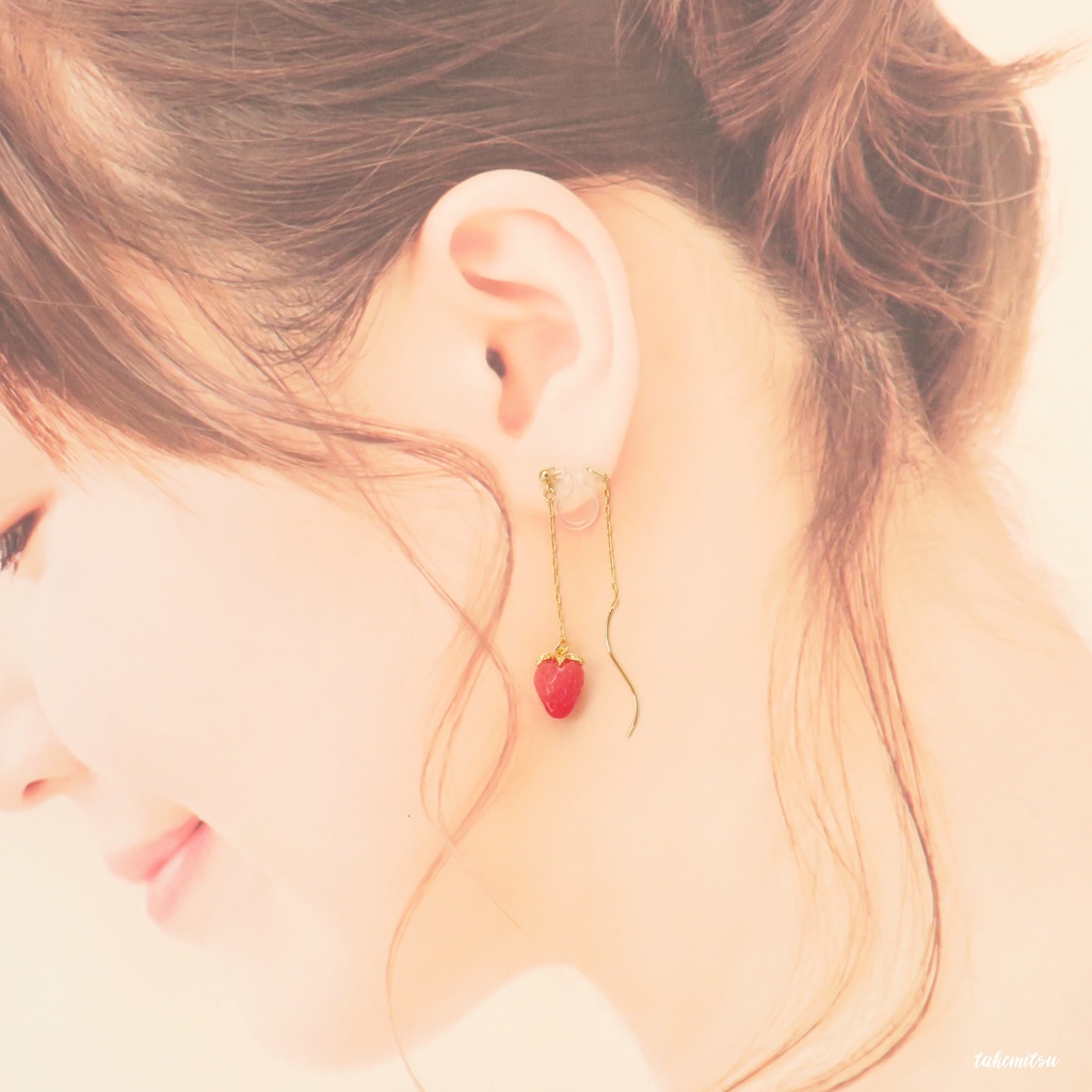 苺のアメリカンピアス風イヤリング