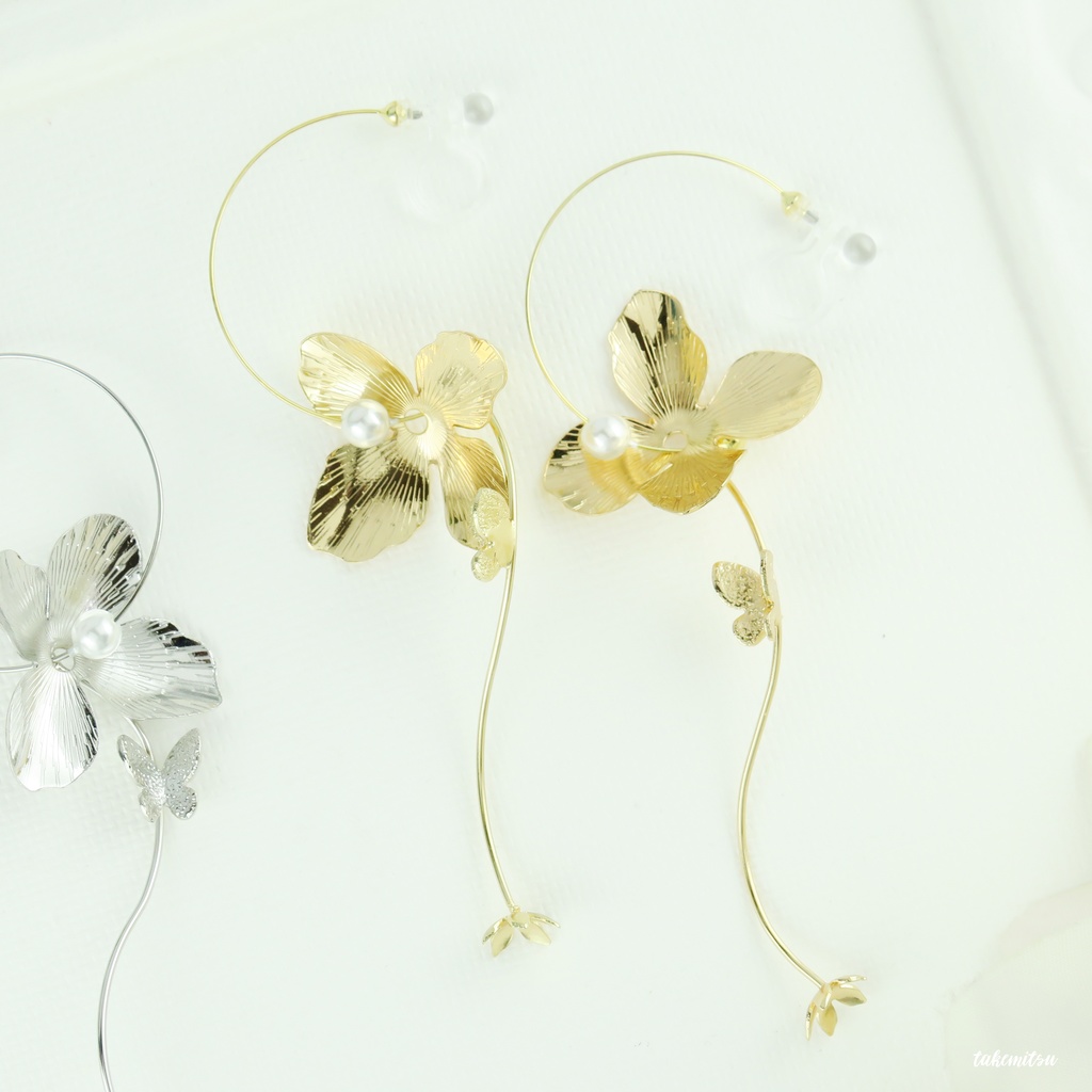 揺れるフラワーフープイヤリング【ゴールド】