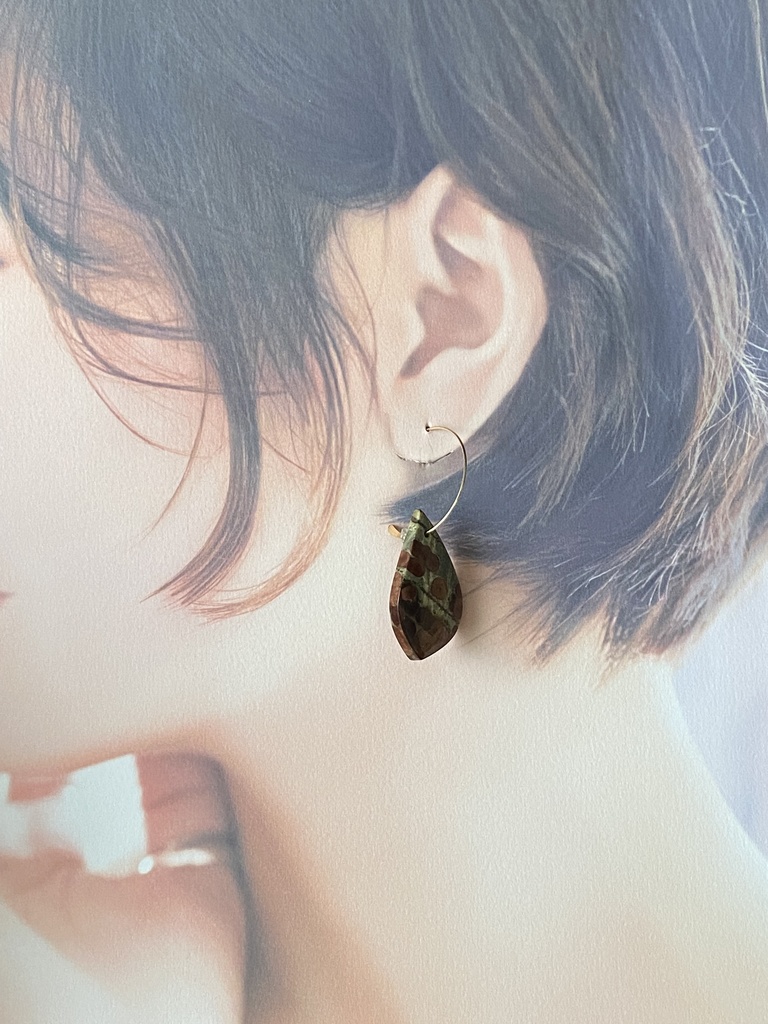 岡田以蔵イメージ「すぐそこに」ピアス