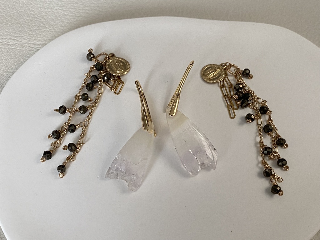 フェリーチェ・ベアトイメージ「崩れゆく日本」2wayピアス