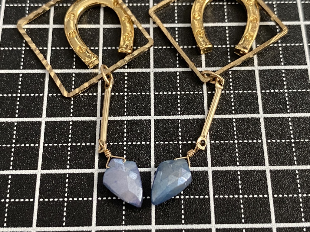 小笠原清務イメージ「一矢」ピアス