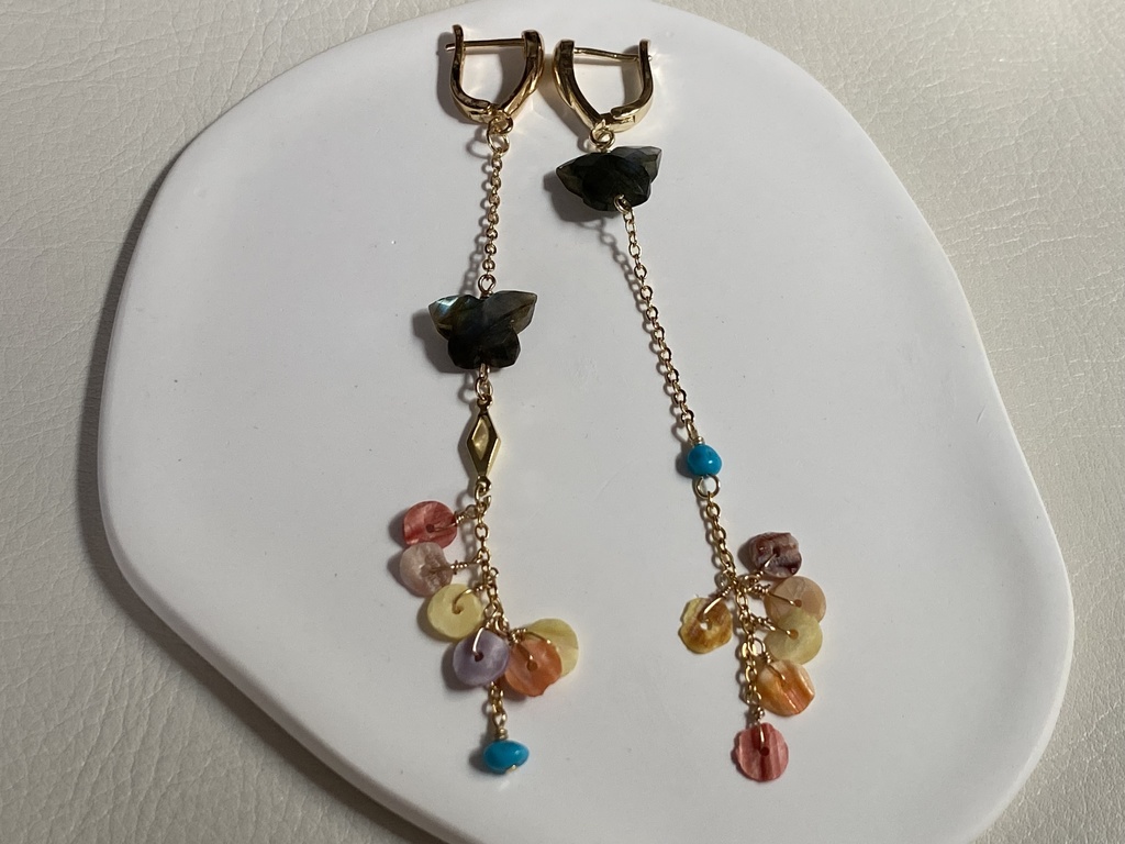 薄雲太夫イメージ「哀の花びら」アシンメトリーピアス